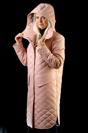 Кожаное розовое пальто